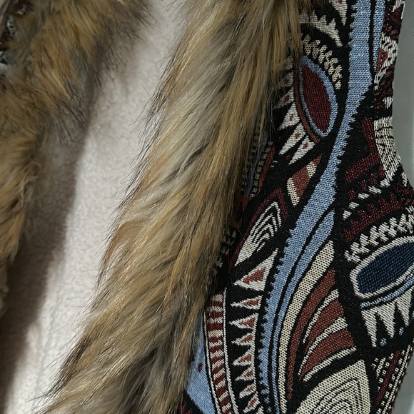 Flying Tomato fur trimmed tribal/boho long vest - Picture 2 of 5